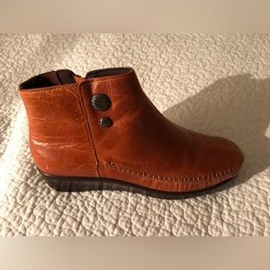 SAS Jade wedge ankle boot 8.5 M